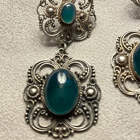 Elegant Sterling Silver filigree and green stones Dangle Earrings